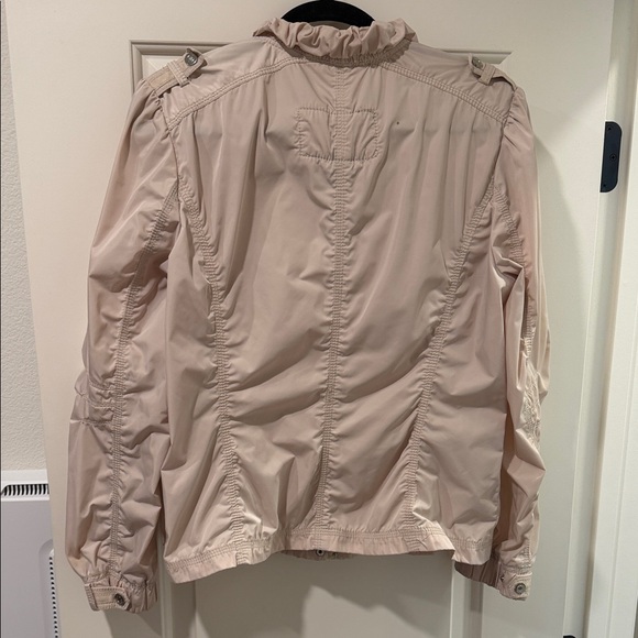 White House Black Market Women's Light Pink Bomber Jacket - Picture 3 of 3